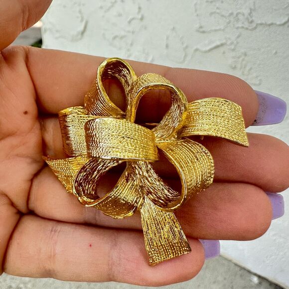 vintage Jewelry - Vintage Jewelry 90s Gold Classic Ribbon Carolina gold brooch Bow Brooch